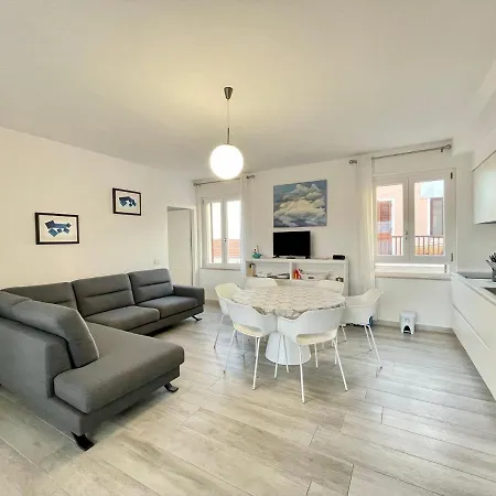 Appartamento Ida Palace, New Deluxe Seafront *