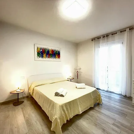 Apartment Ida Palace, New Deluxe Seafront Stintino
