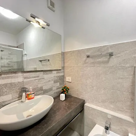 Ida Palace, New Deluxe Seafront Apartment